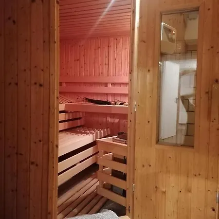 Haus Charlottenburg 3, Zentrumsnah Gelegen, Mit Blick Auf Festung, Mit Sauna Option *